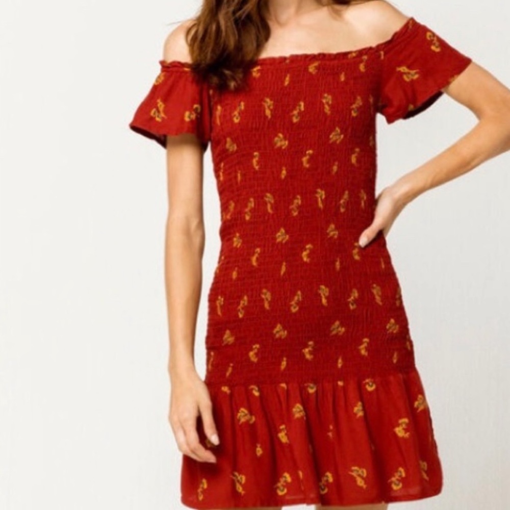 Tilly’s Sky and Sparrow smocked mini dress EUC